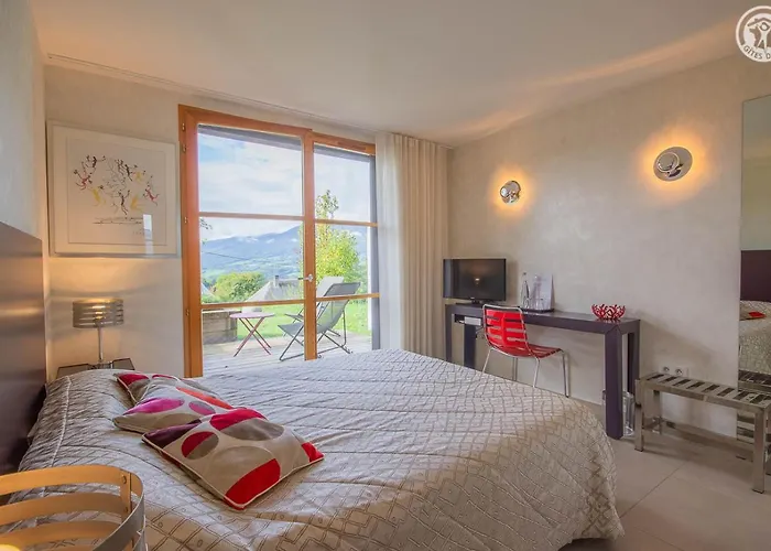 Les Perrelles Bed & Breakfast 3*